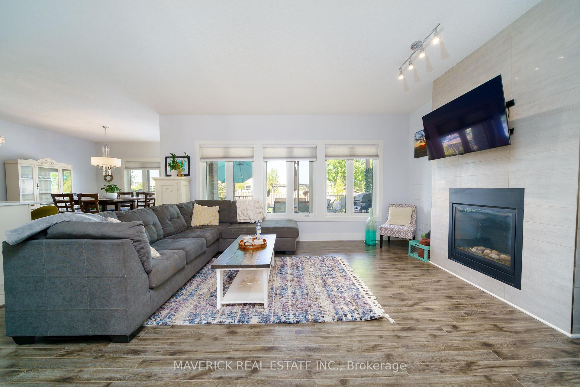 Photo 9 of 1461 Riverbend Road, London, South A — HOMEH