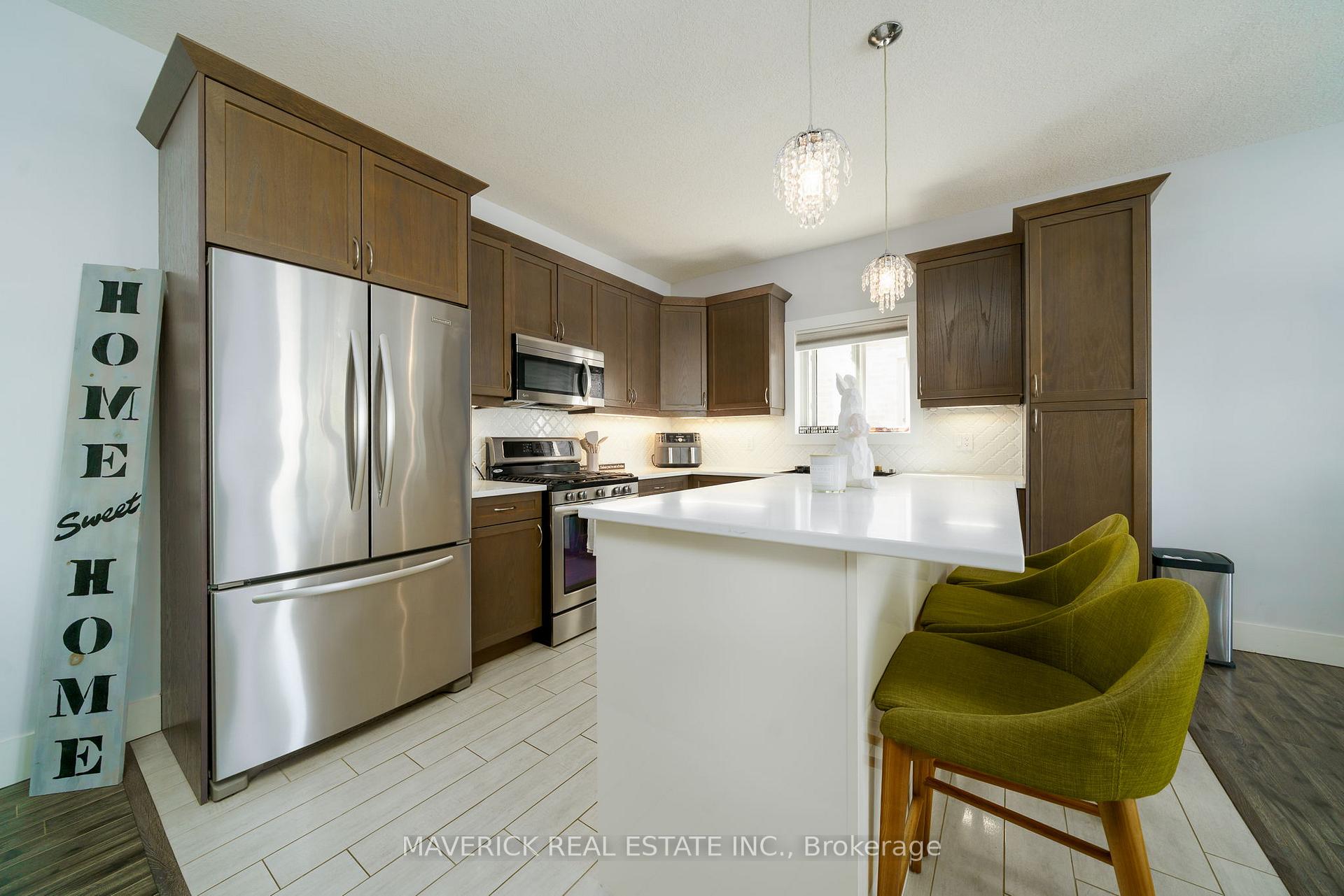 Photo 3 of 1461 Riverbend Road, London, South A — HOMEH