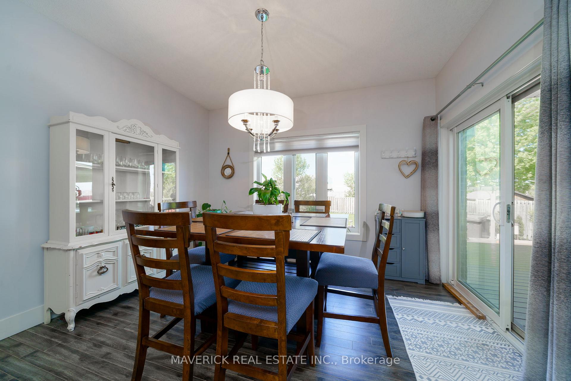 Photo 11 of 1461 Riverbend Road, London, South A — HOMEH