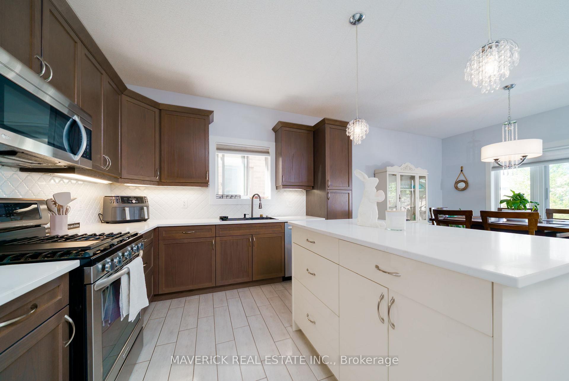 Photo 12 of 1461 Riverbend Road, London, South A — HOMEH