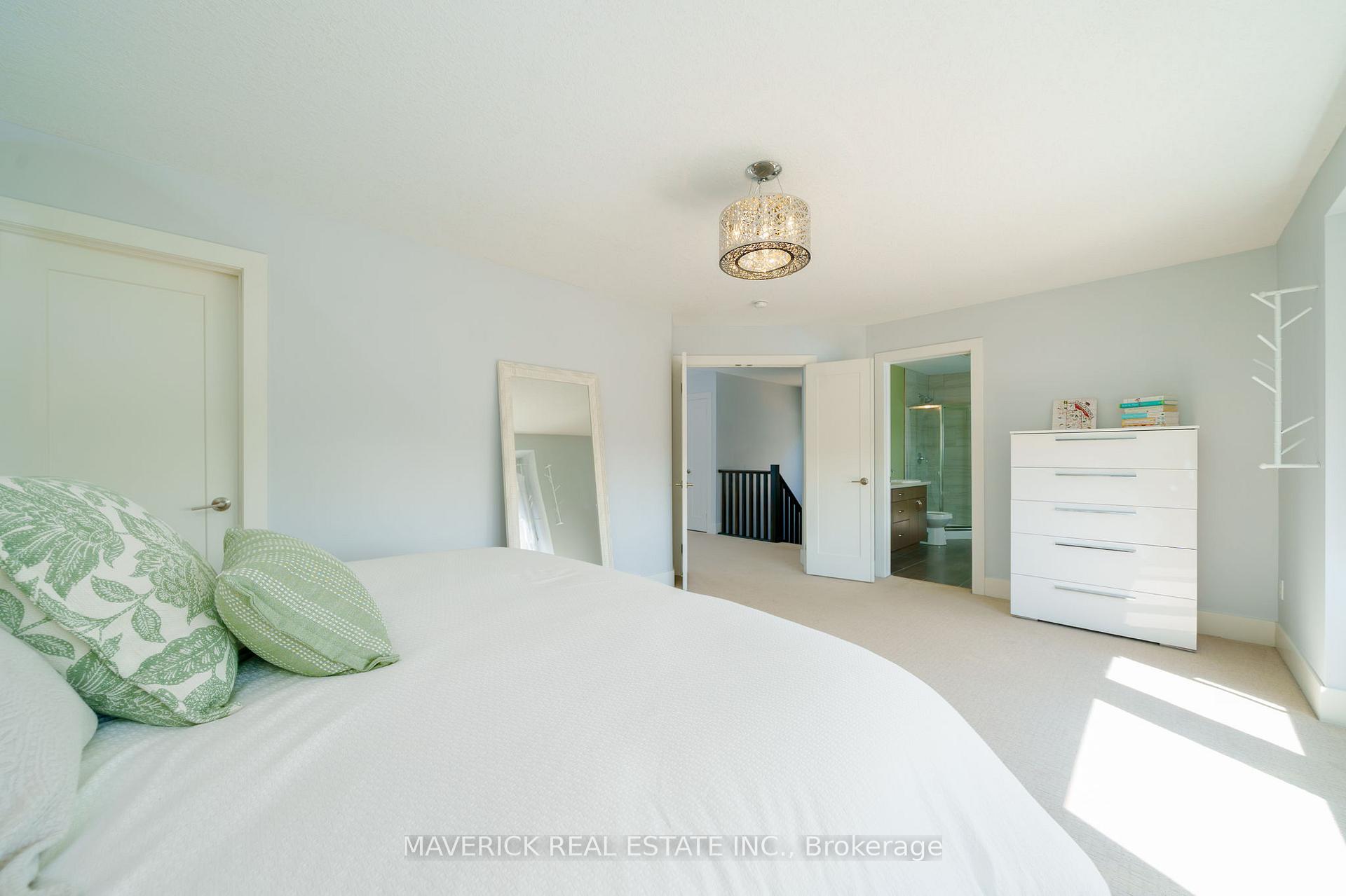 Photo 10 of 1461 Riverbend Road, London, South A — HOMEH