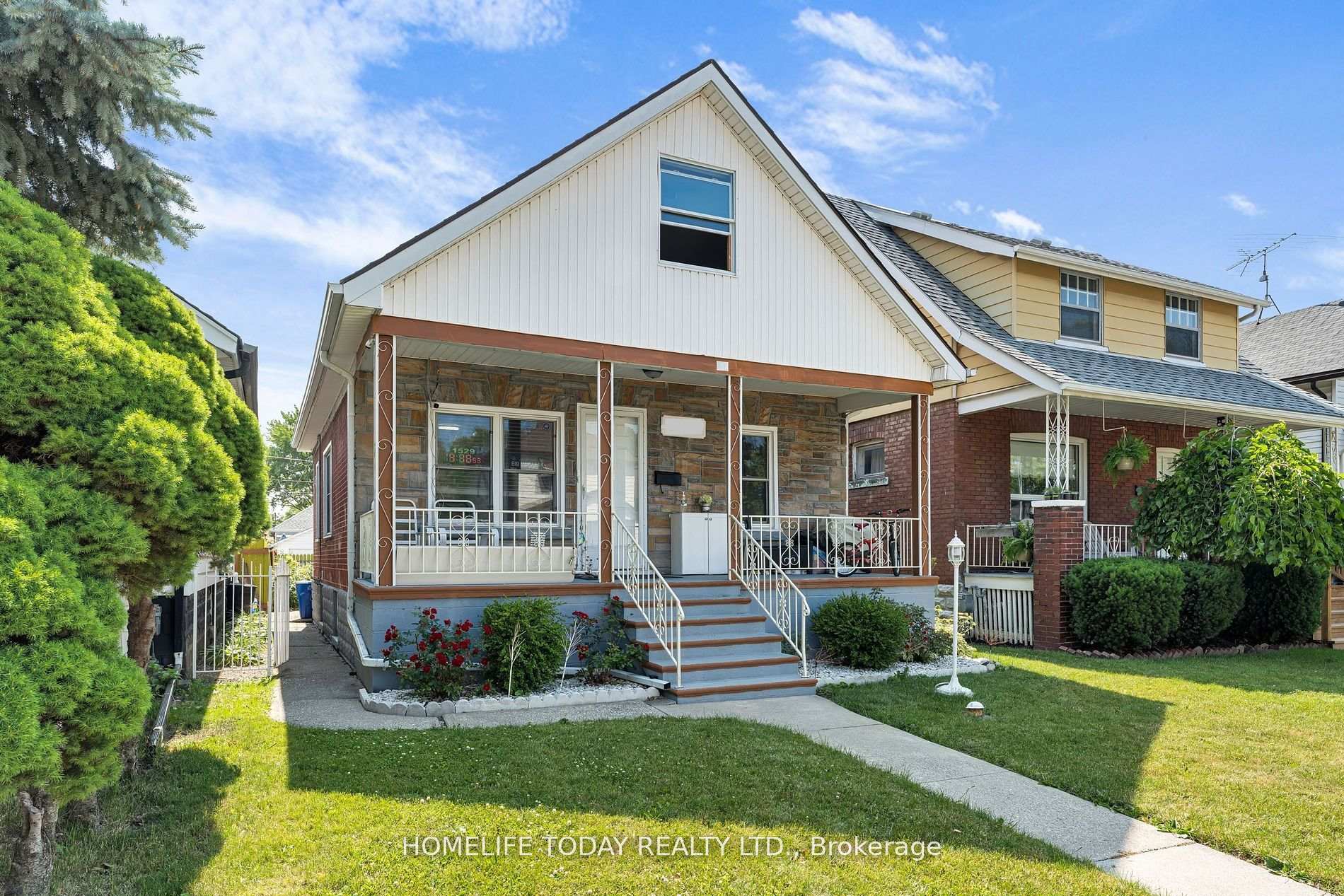 Photo 1 of 1529 Hall Avenue, Windsor, Walkerville — HOMEH