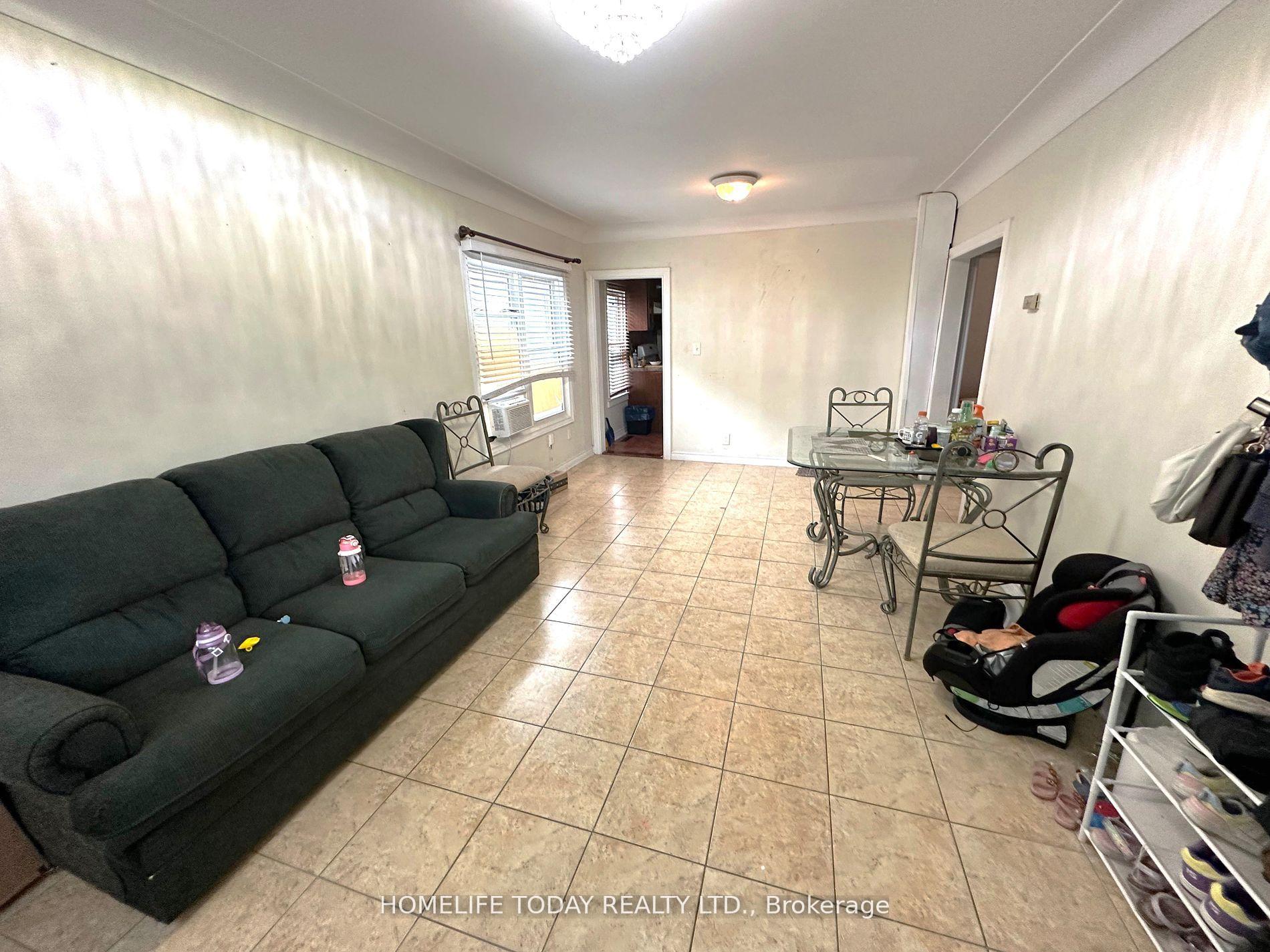 Photo 9 of 1529 Hall Avenue, Windsor, Walkerville — HOMEH