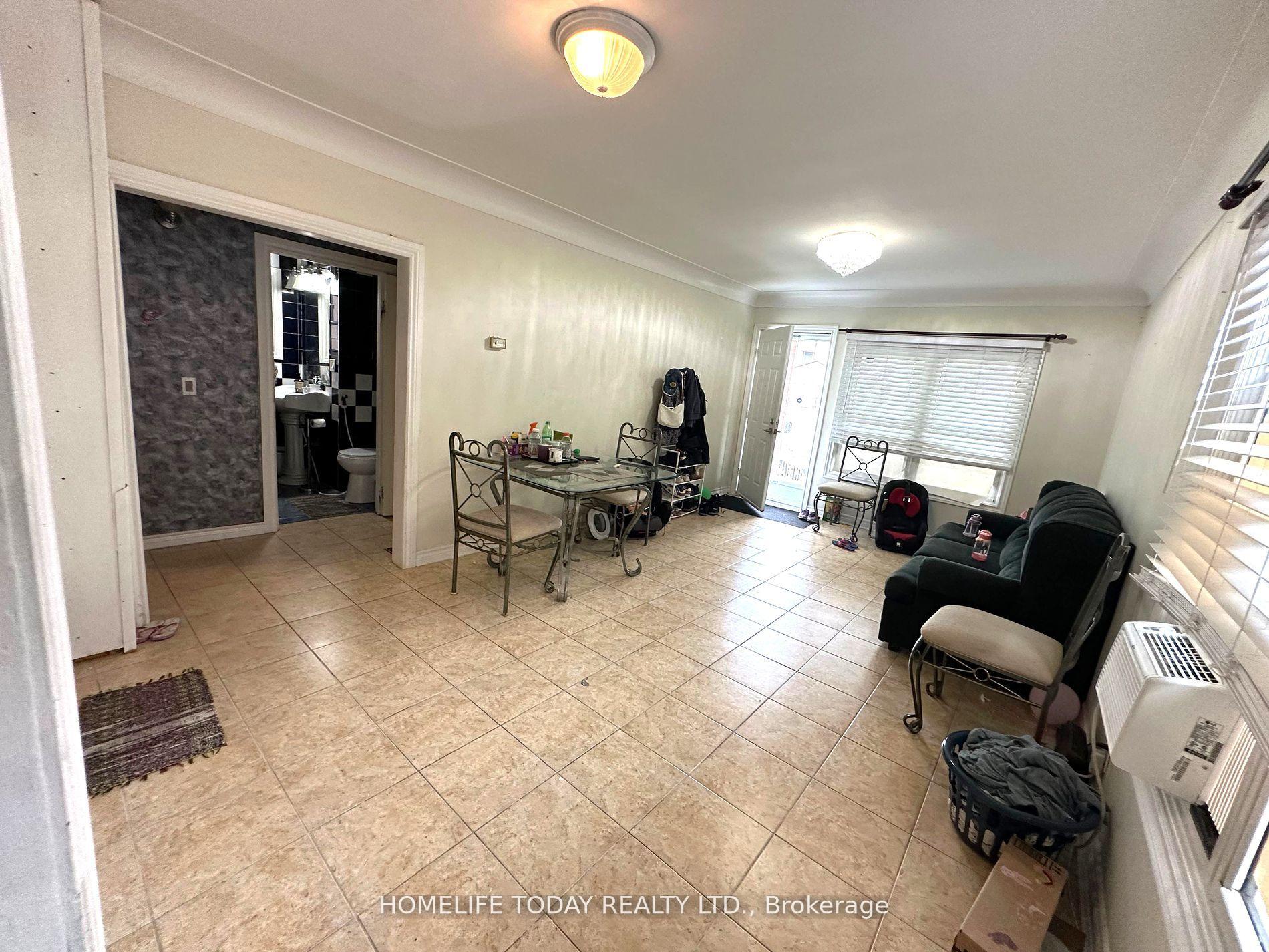 Photo 3 of 1529 Hall Avenue, Windsor, Walkerville — HOMEH