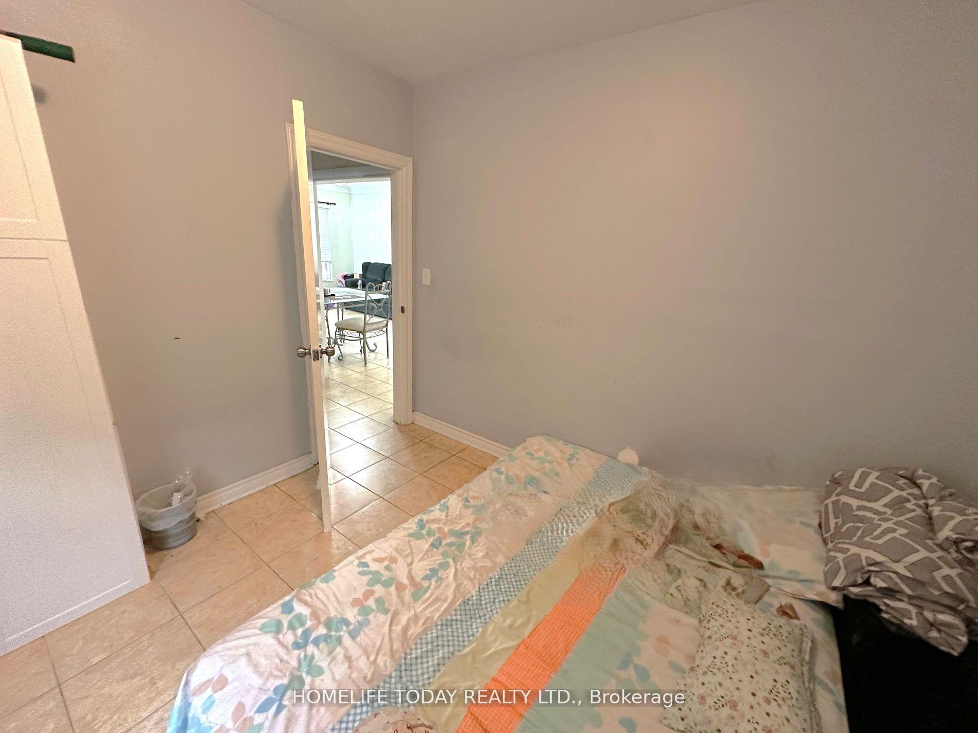 Photo 14 of 1529 Hall Avenue, Windsor, Walkerville — HOMEH