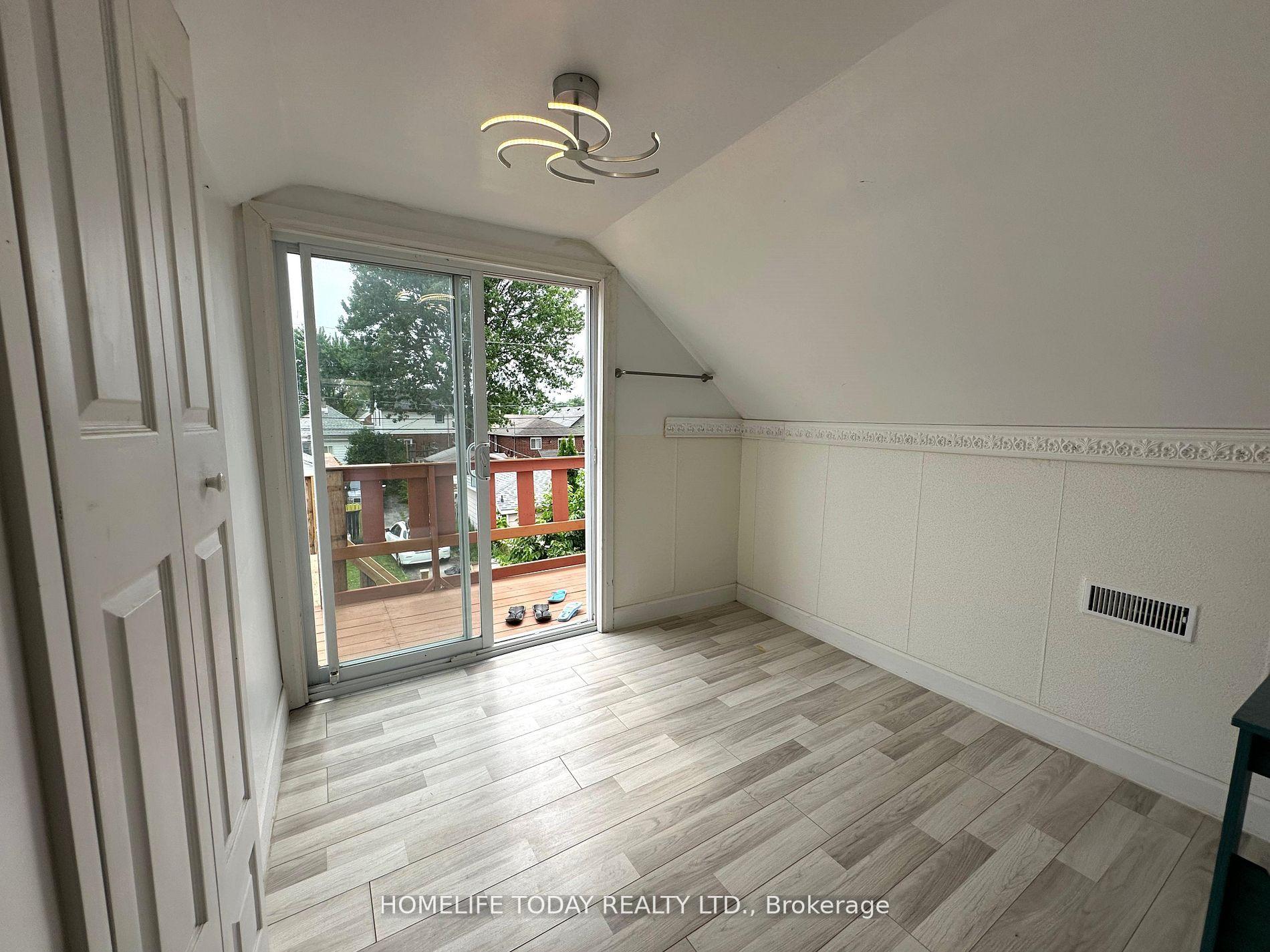 Photo 17 of 1529 Hall Avenue, Windsor, Walkerville — HOMEH