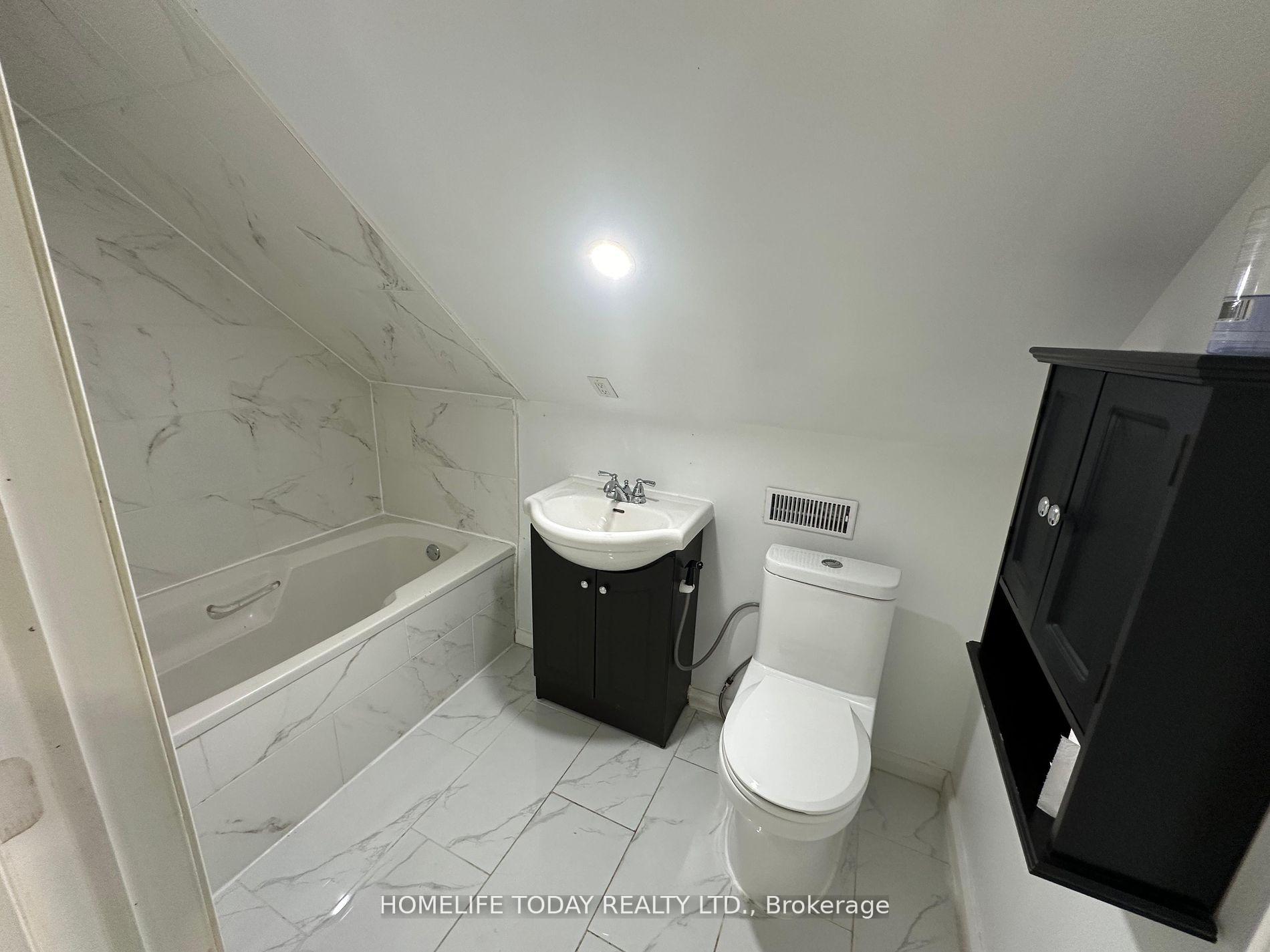 Photo 26 of 1529 Hall Avenue, Windsor, Walkerville — HOMEH