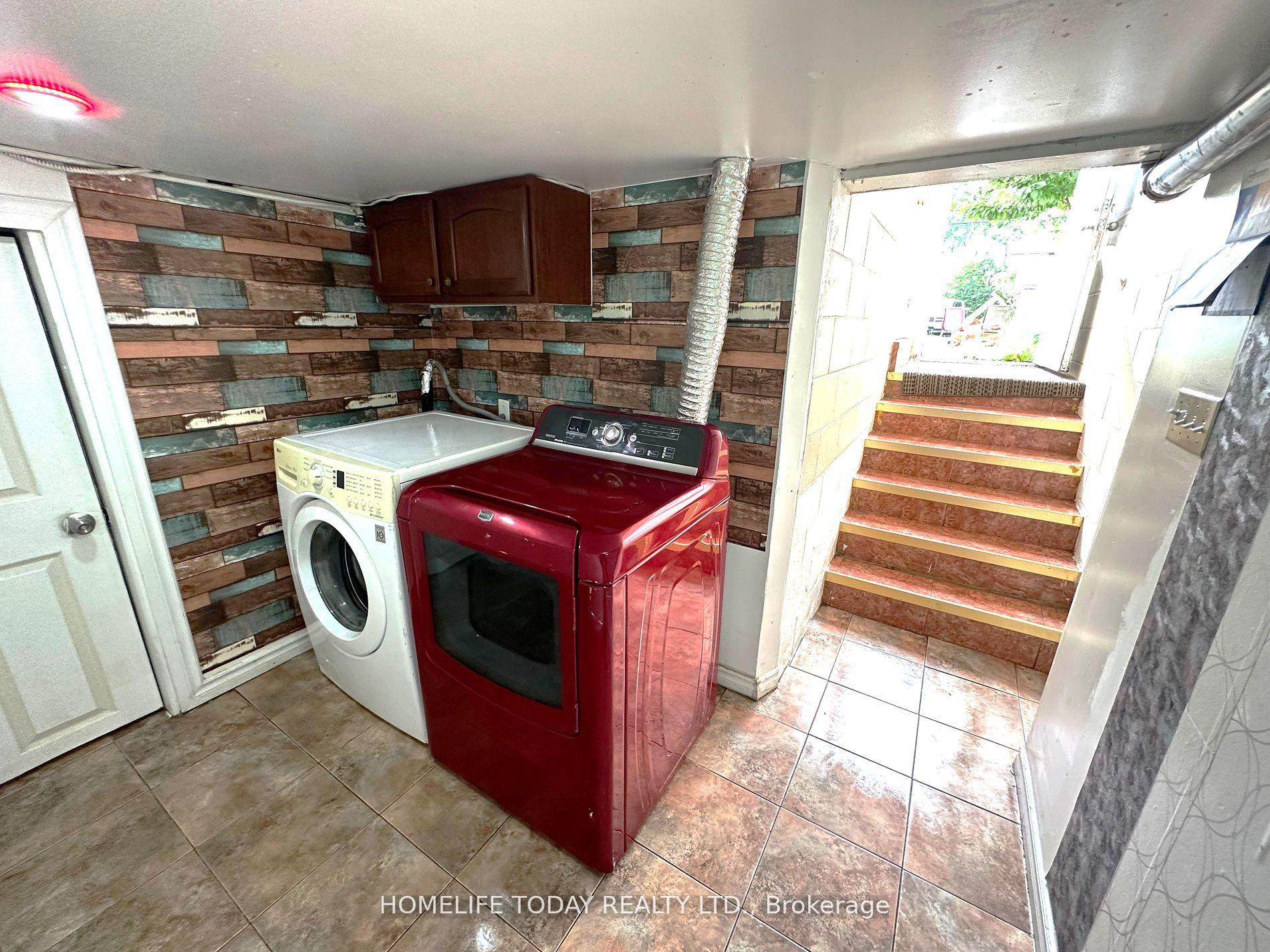 Photo 19 of 1529 Hall Avenue, Windsor, Walkerville — HOMEH