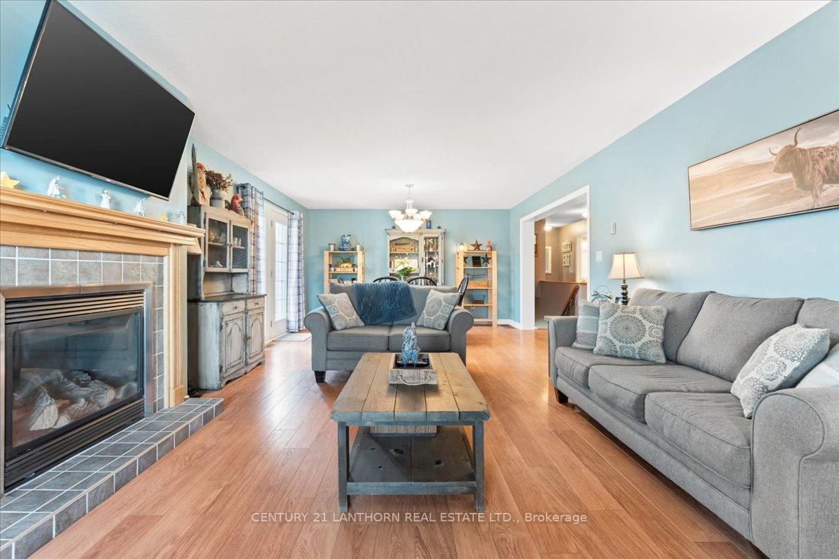 Photo 4 of 268 Henry Street, Stirling-Rawdon, Stirling Ward — HOMEH