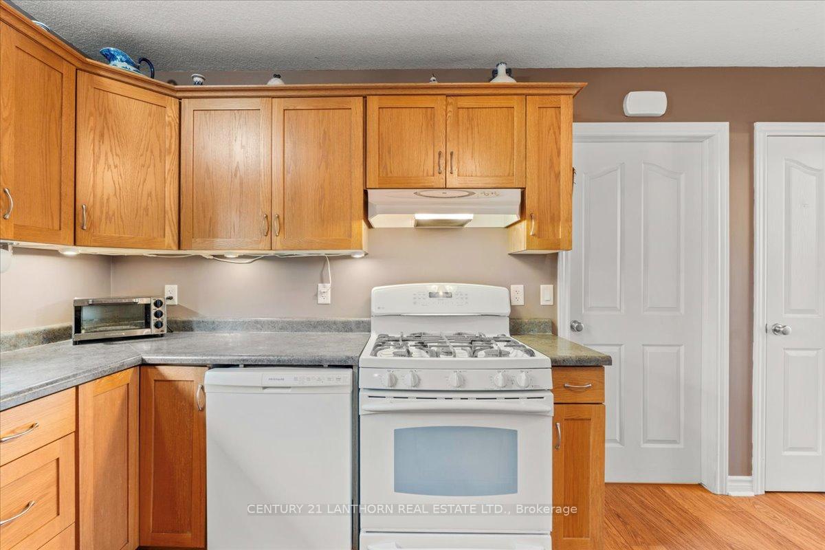 Photo 5 of 268 Henry Street, Stirling-Rawdon, Stirling Ward — HOMEH