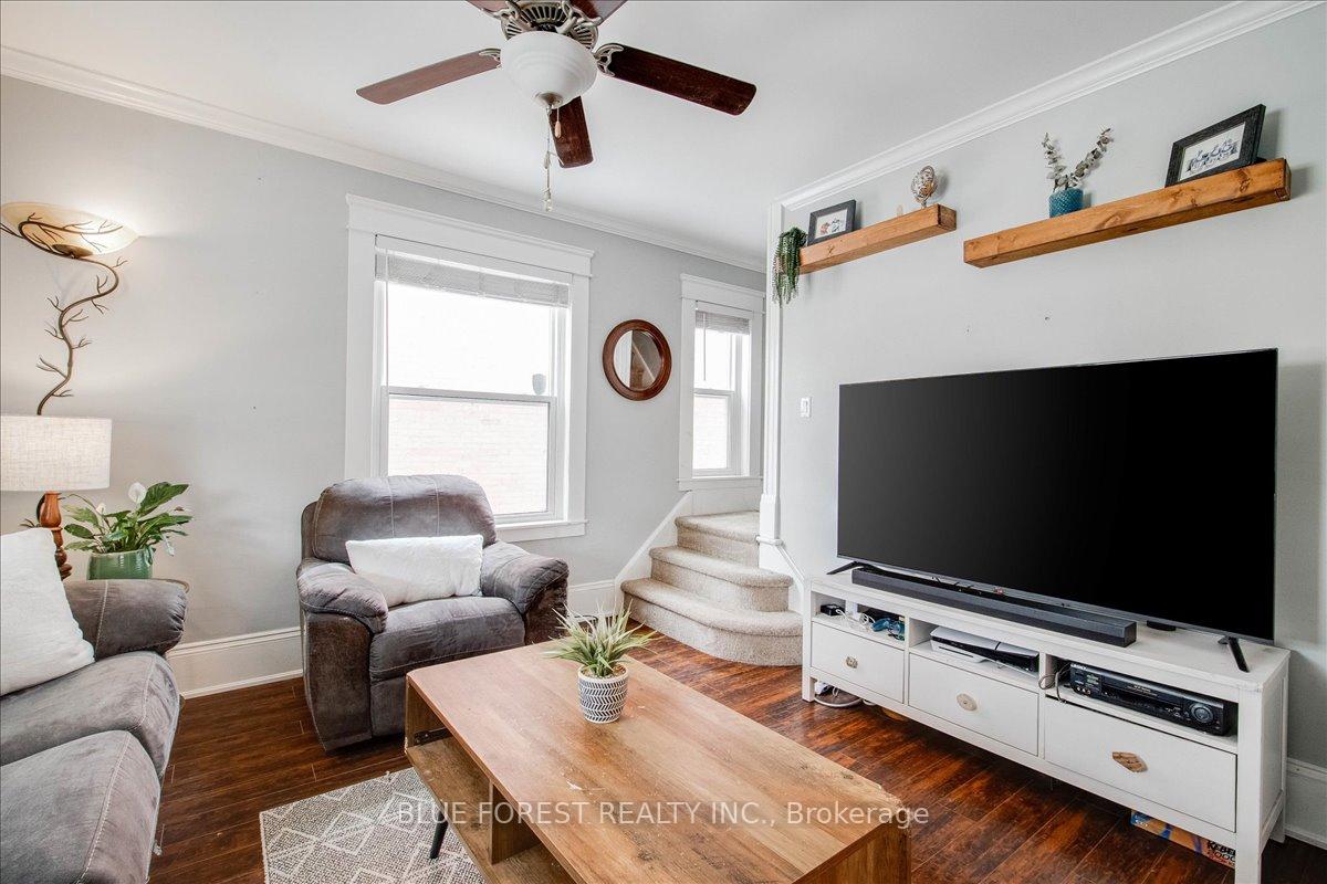 Photo 10 of 33 Metcalfe Street, St. Thomas — HOMEH