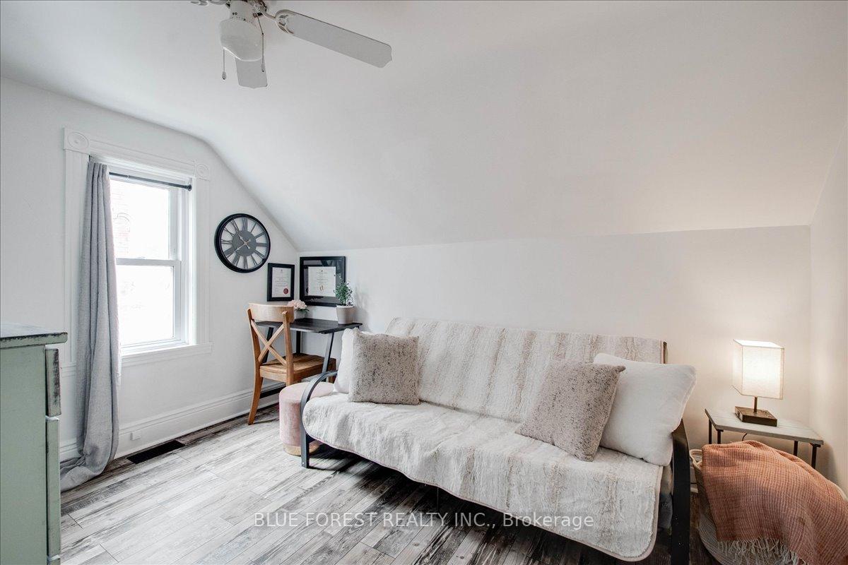 Photo 13 of 33 Metcalfe Street, St. Thomas — HOMEH