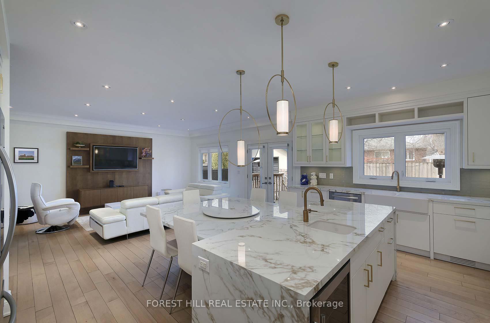 Photo 3 of 36 Manor Haven Road, Toronto, Englemount-Lawrence — HOMEH