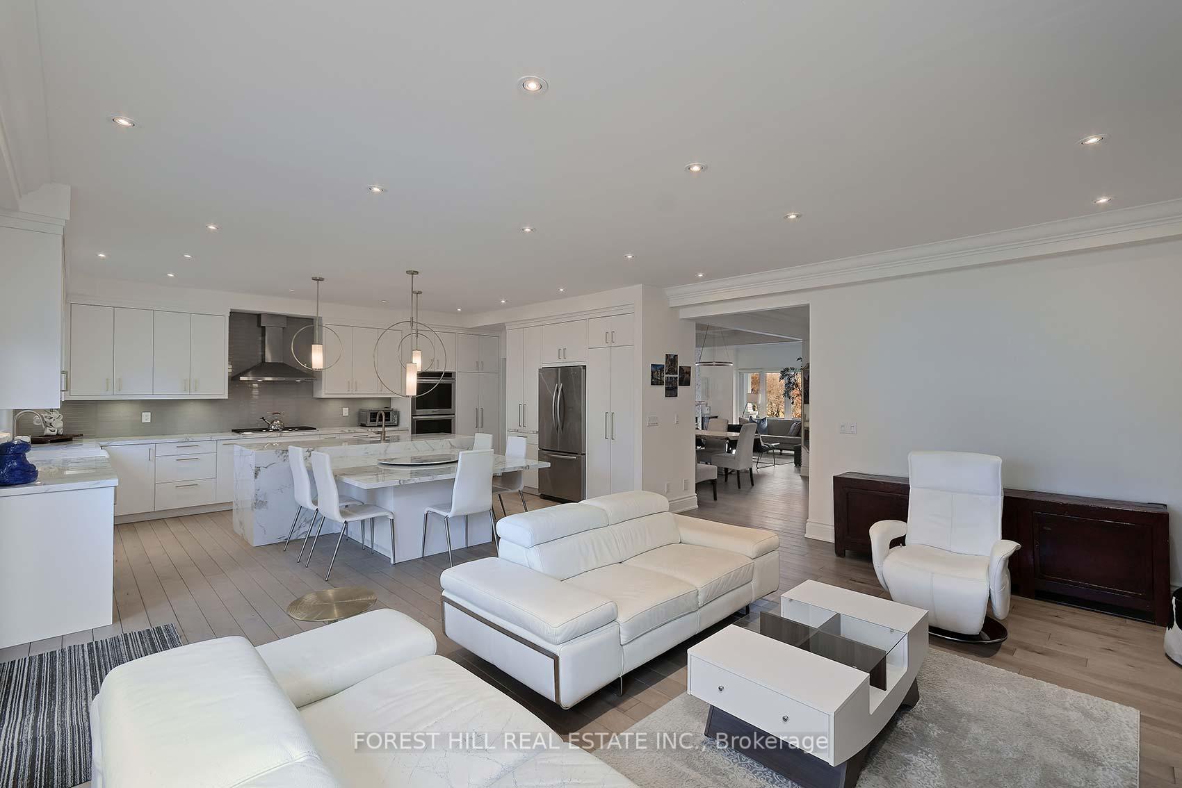 Photo 6 of 36 Manor Haven Road, Toronto, Englemount-Lawrence — HOMEH