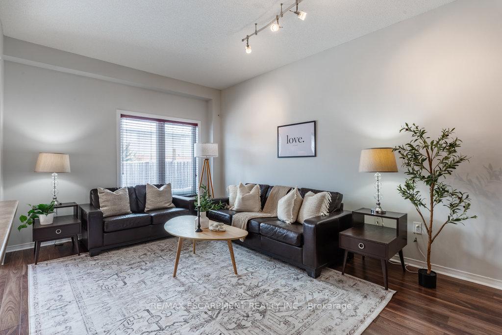 Photo 4 of 41 Bankfield Crescent, Hamilton, Stoney Creek — HOMEH