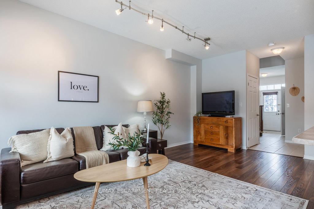 Photo 8 of 41 Bankfield Crescent, Hamilton, Stoney Creek — HOMEH