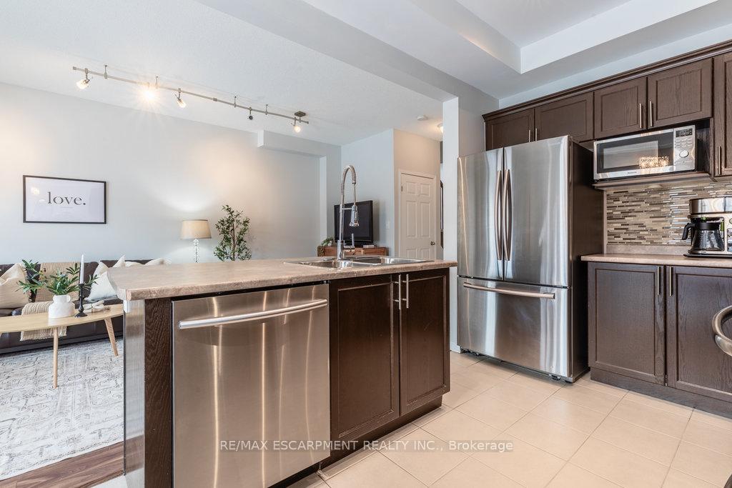 Photo 12 of 41 Bankfield Crescent, Hamilton, Stoney Creek — HOMEH