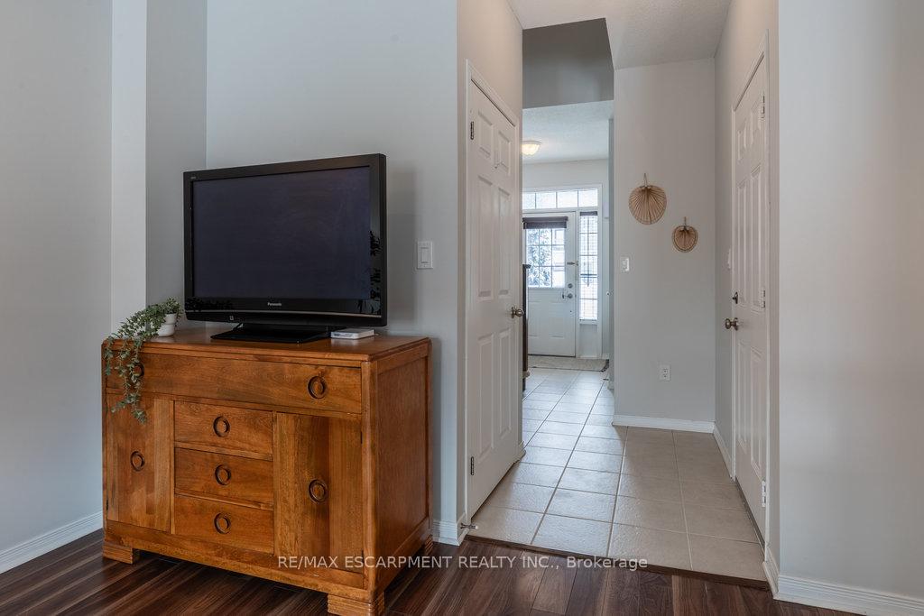 Photo 13 of 41 Bankfield Crescent, Hamilton, Stoney Creek — HOMEH
