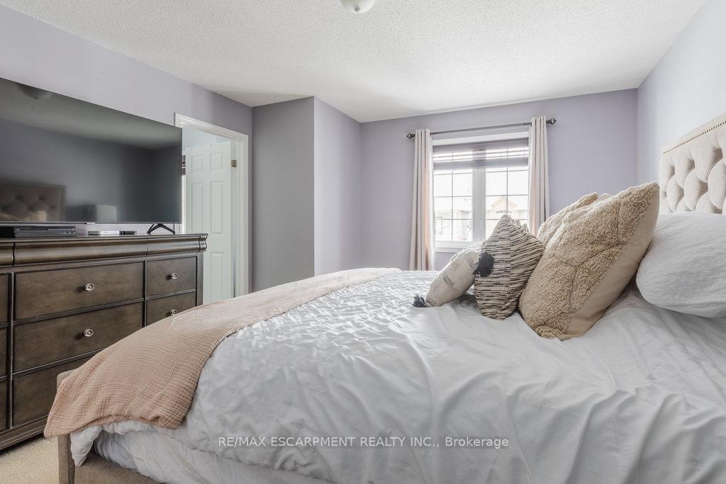 Photo 20 of 41 Bankfield Crescent, Hamilton, Stoney Creek — HOMEH