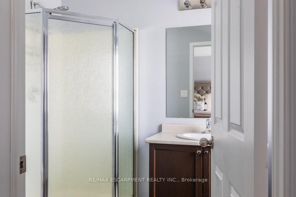 Photo 23 of 41 Bankfield Crescent, Hamilton, Stoney Creek — HOMEH