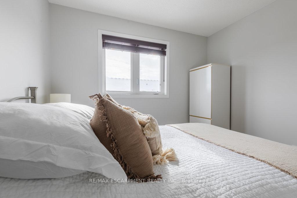Photo 27 of 41 Bankfield Crescent, Hamilton, Stoney Creek — HOMEH