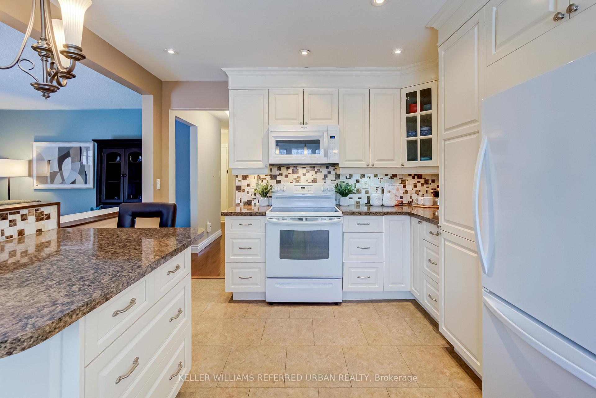 Photo 2 of 88 Timpson Drive, Aurora, Aurora Highlands — HOMEH