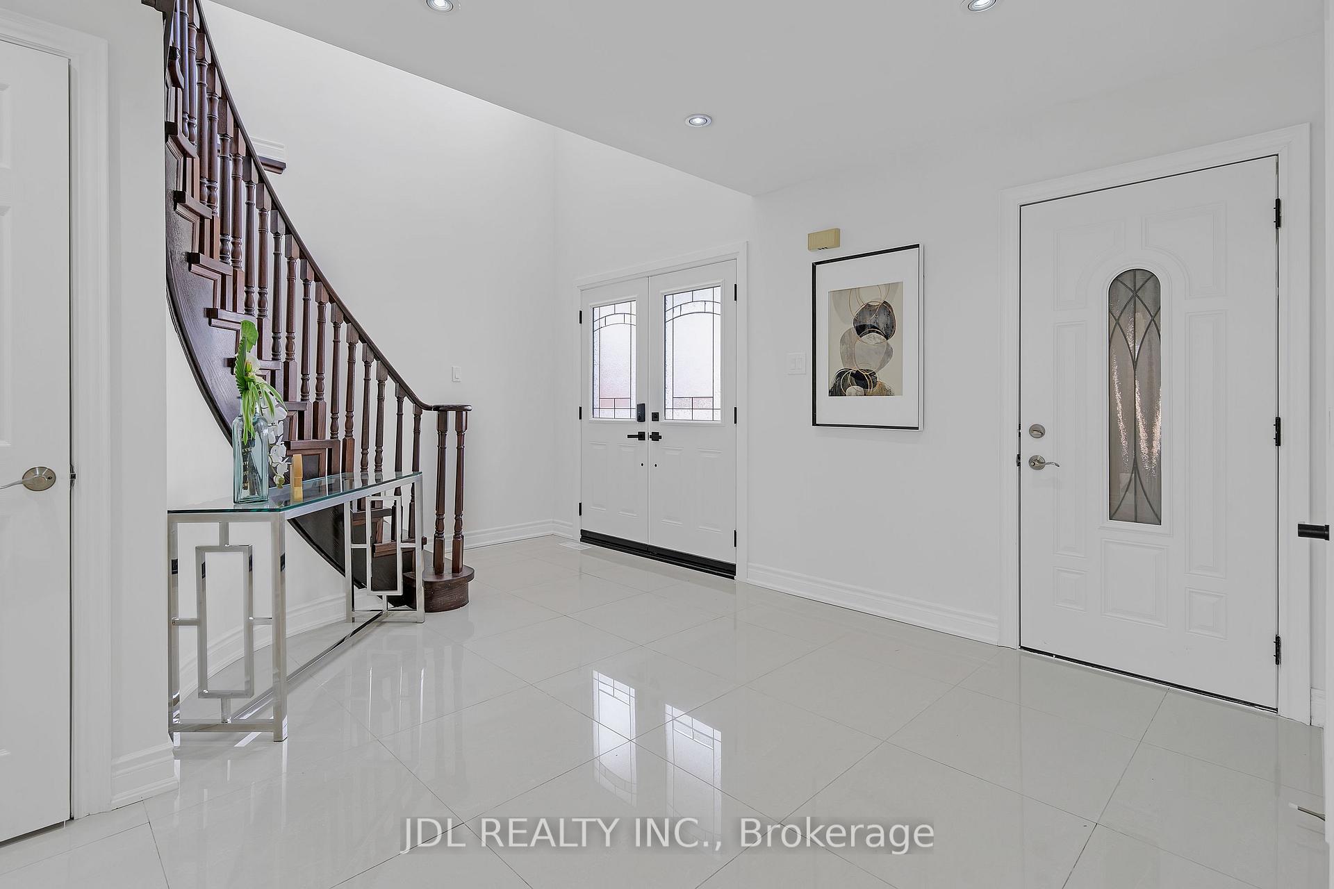 Photo 3 of 7 Parkins Drive, Ajax, Central — HOMEH