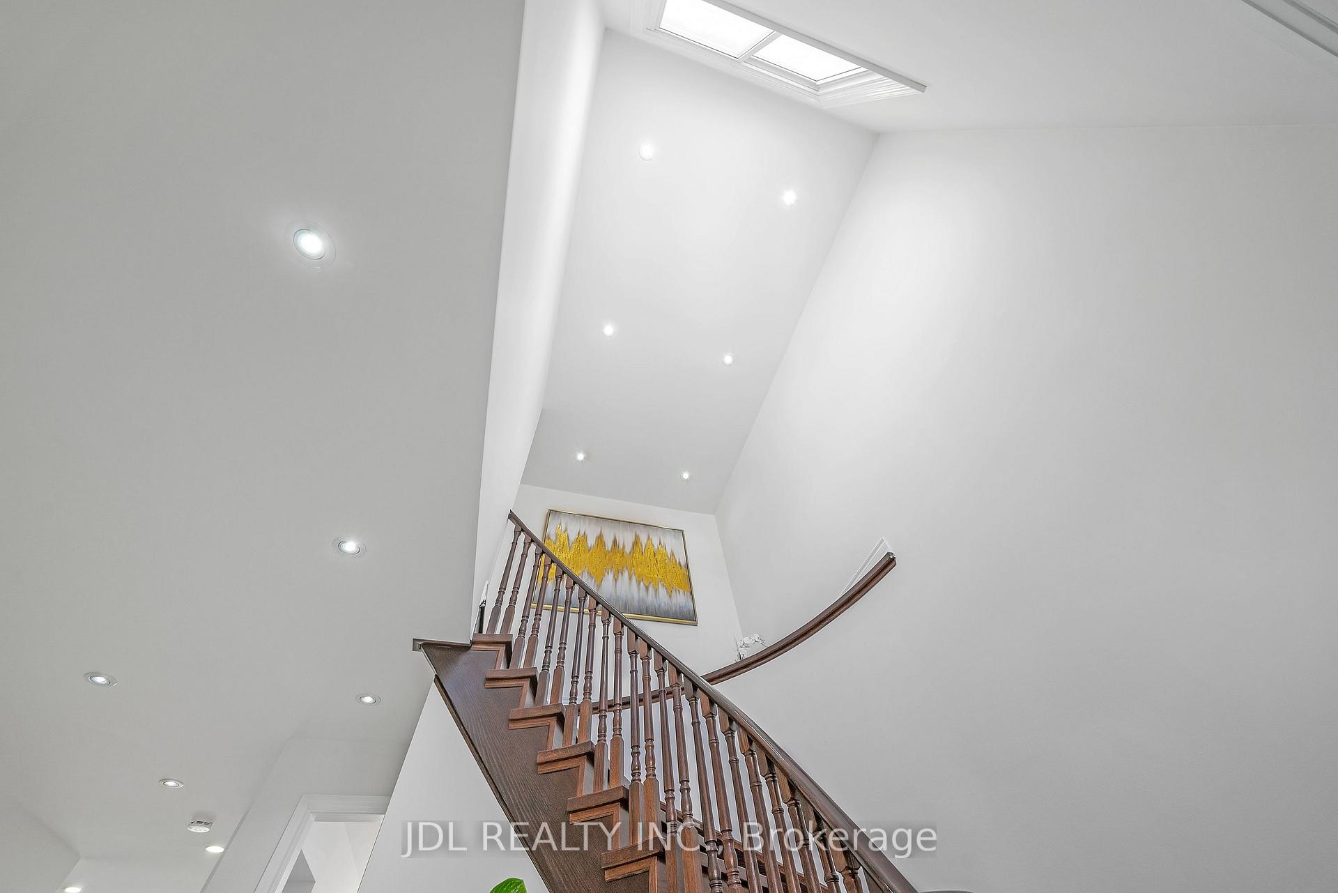 Photo 8 of 7 Parkins Drive, Ajax, Central — HOMEH