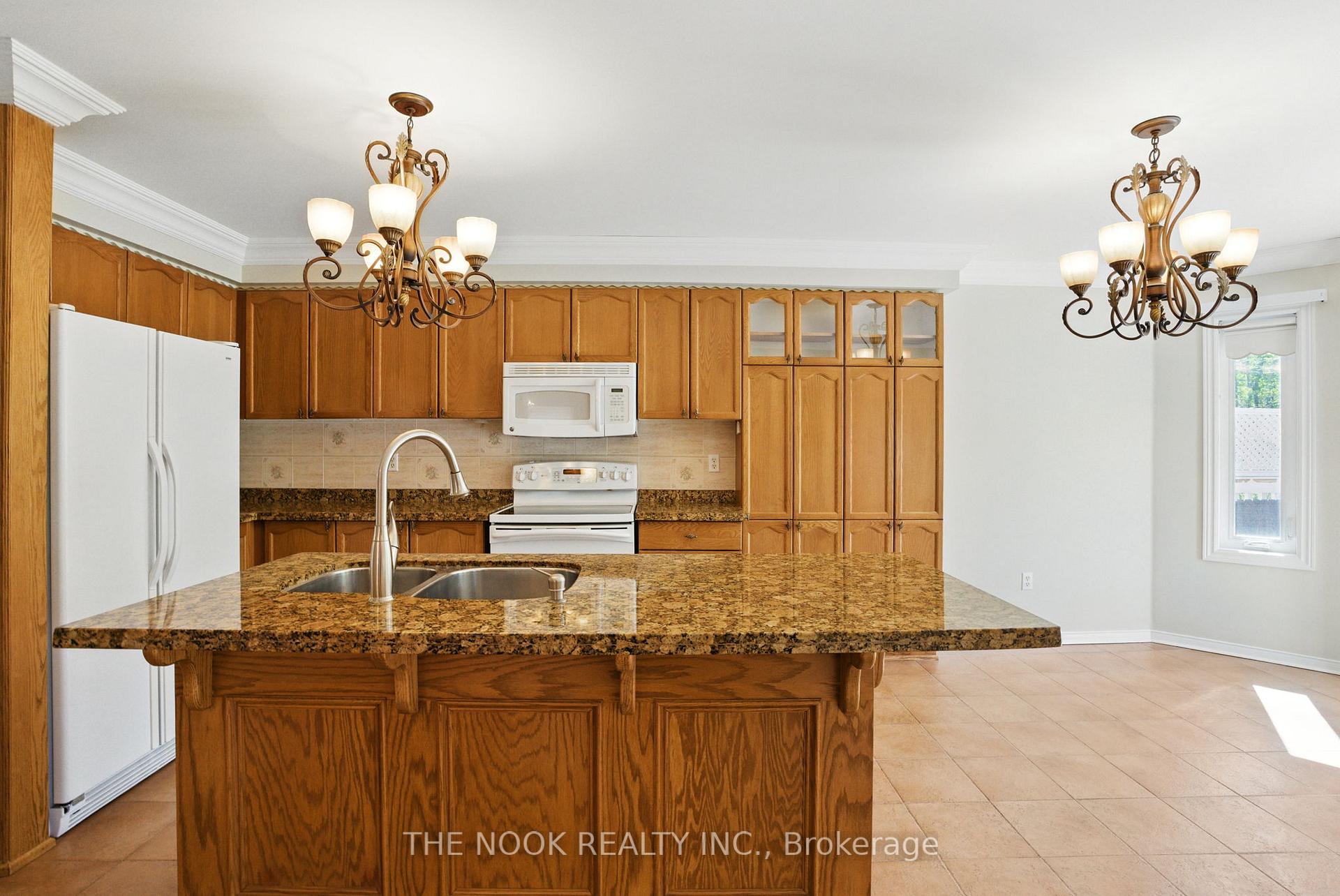 Photo 9 of 72 Silver Birch Avenue, Wasaga Beach — HOMEH