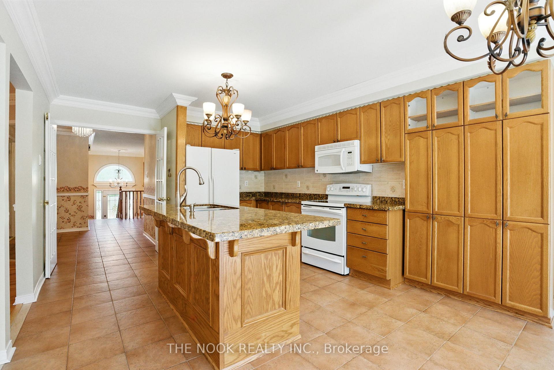 Photo 6 of 72 Silver Birch Avenue, Wasaga Beach — HOMEH