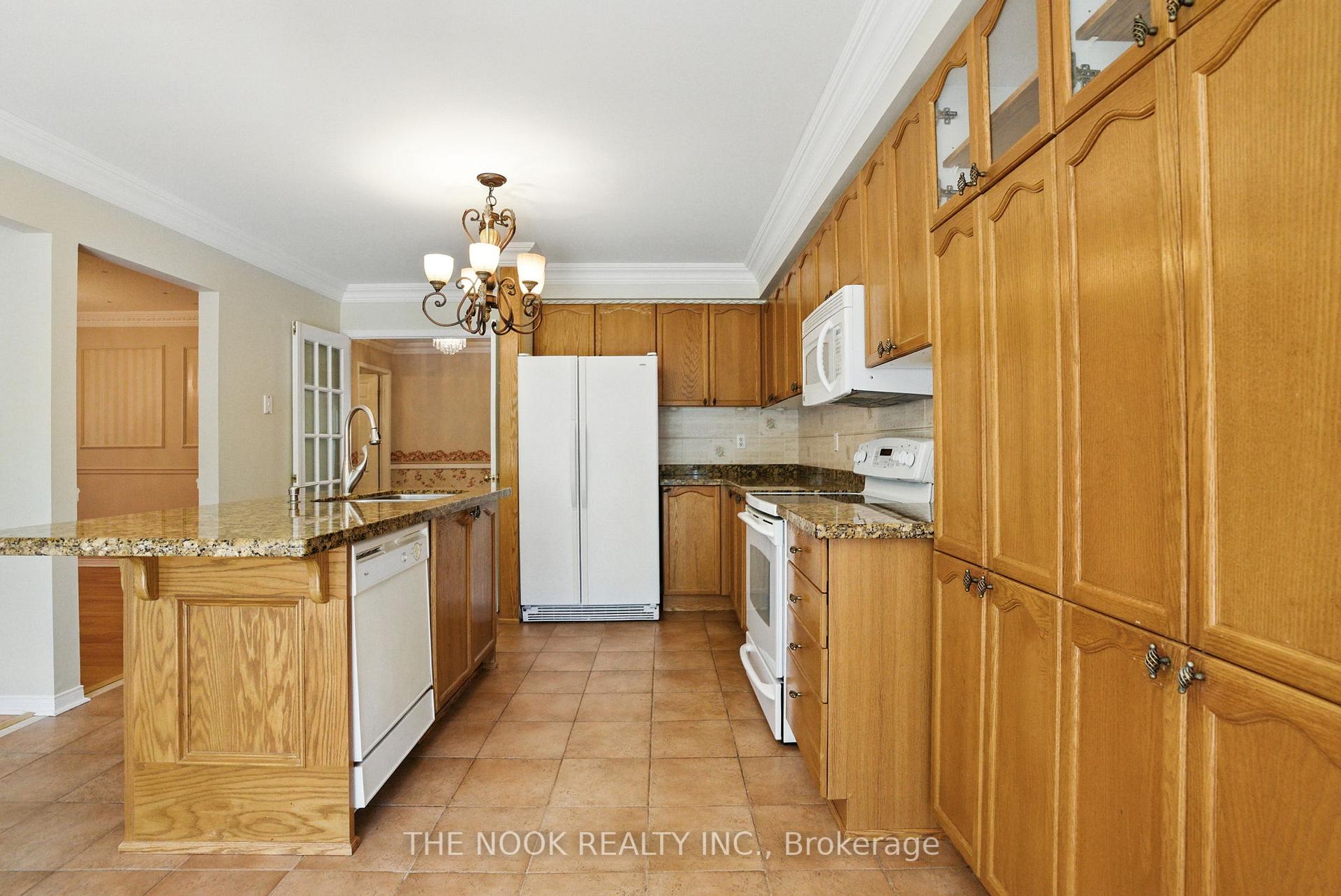 Photo 10 of 72 Silver Birch Avenue, Wasaga Beach — HOMEH