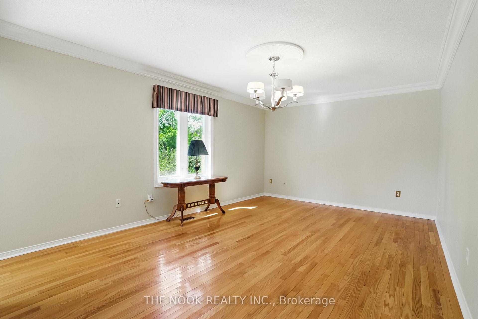 Photo 7 of 72 Silver Birch Avenue, Wasaga Beach — HOMEH