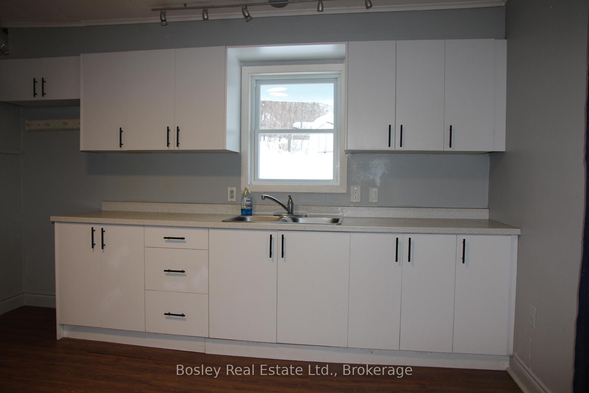 Photo 4 of 381 Gloucester Street, Midland — HOMEH