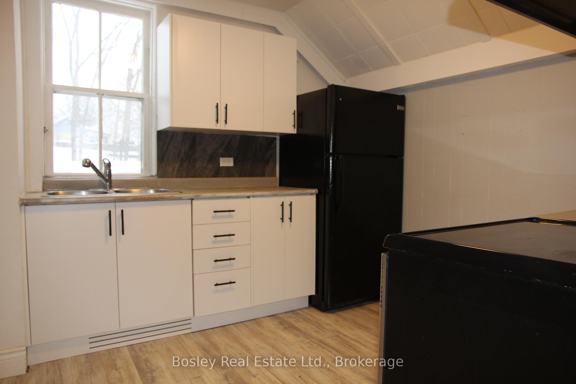 Photo 22 of 381 Gloucester Street, Midland — HOMEH