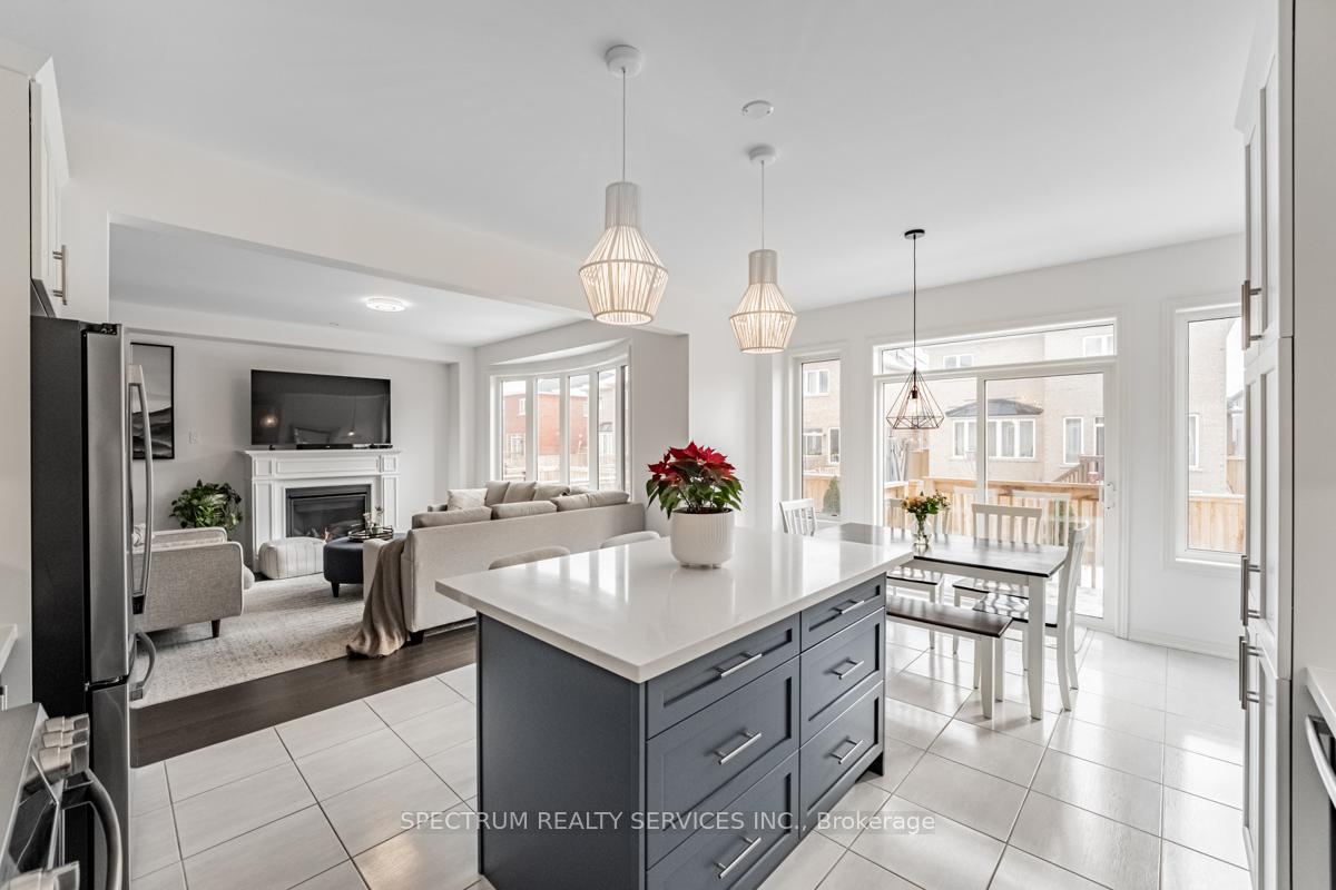 Photo 8 of 174 Whittington Drive, Hamilton, Ancaster — HOMEH