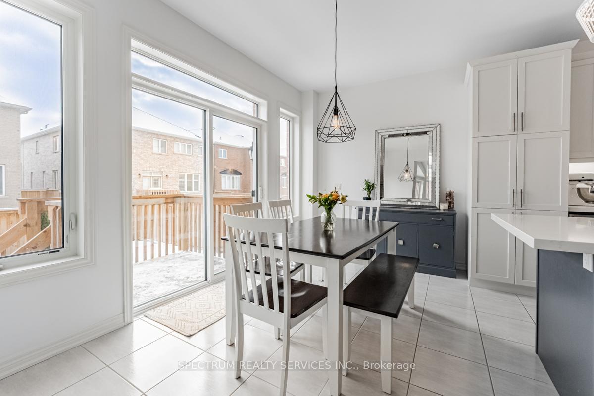 Photo 10 of 174 Whittington Drive, Hamilton, Ancaster — HOMEH