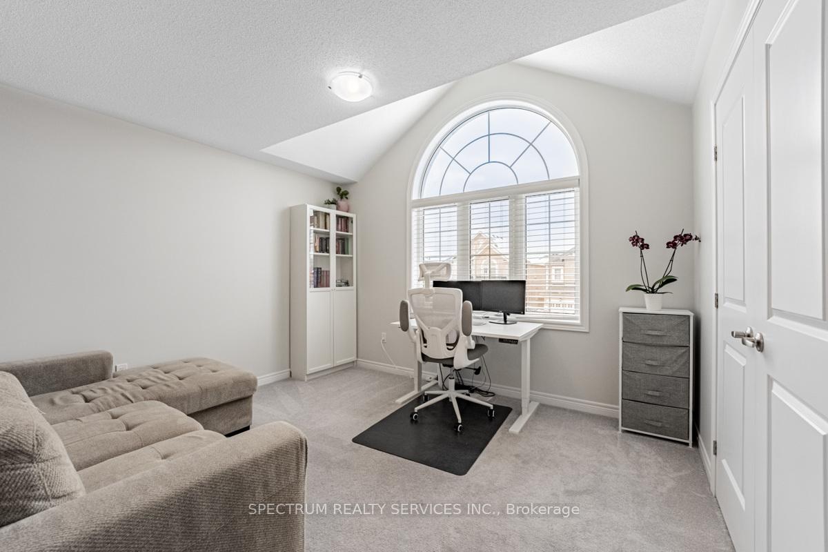 Photo 34 of 174 Whittington Drive, Hamilton, Ancaster — HOMEH