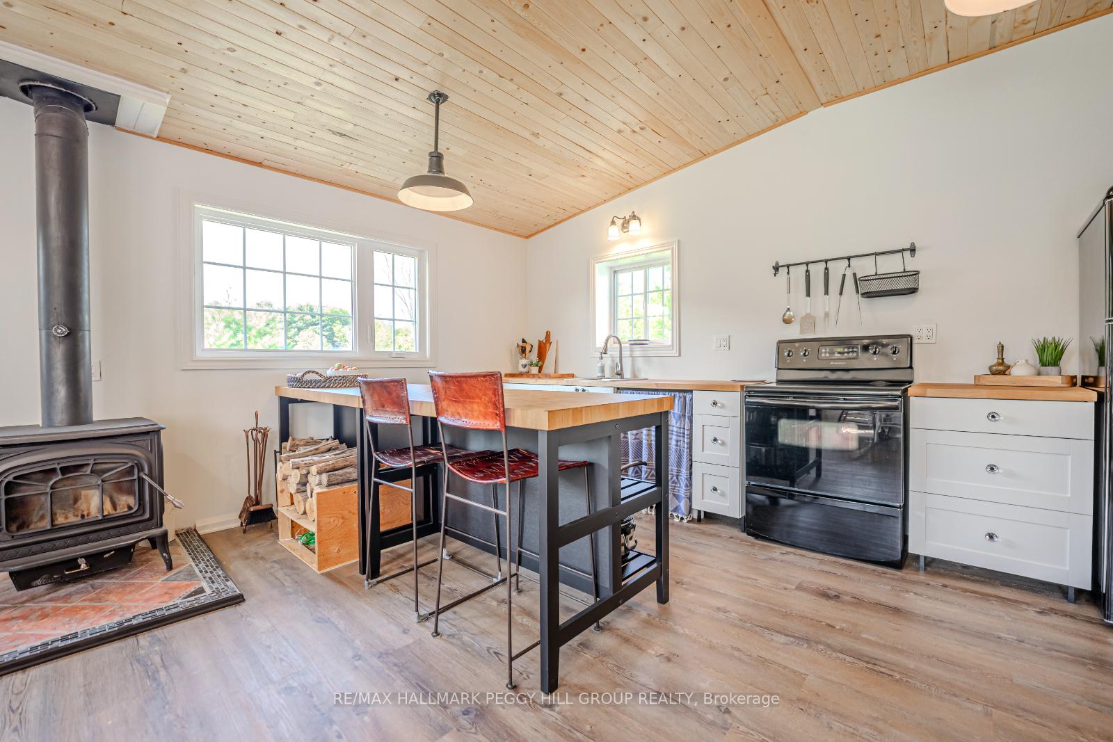 Photo 4 of 2161 Coopers Falls Road, Severn, Washago — HOMEH
