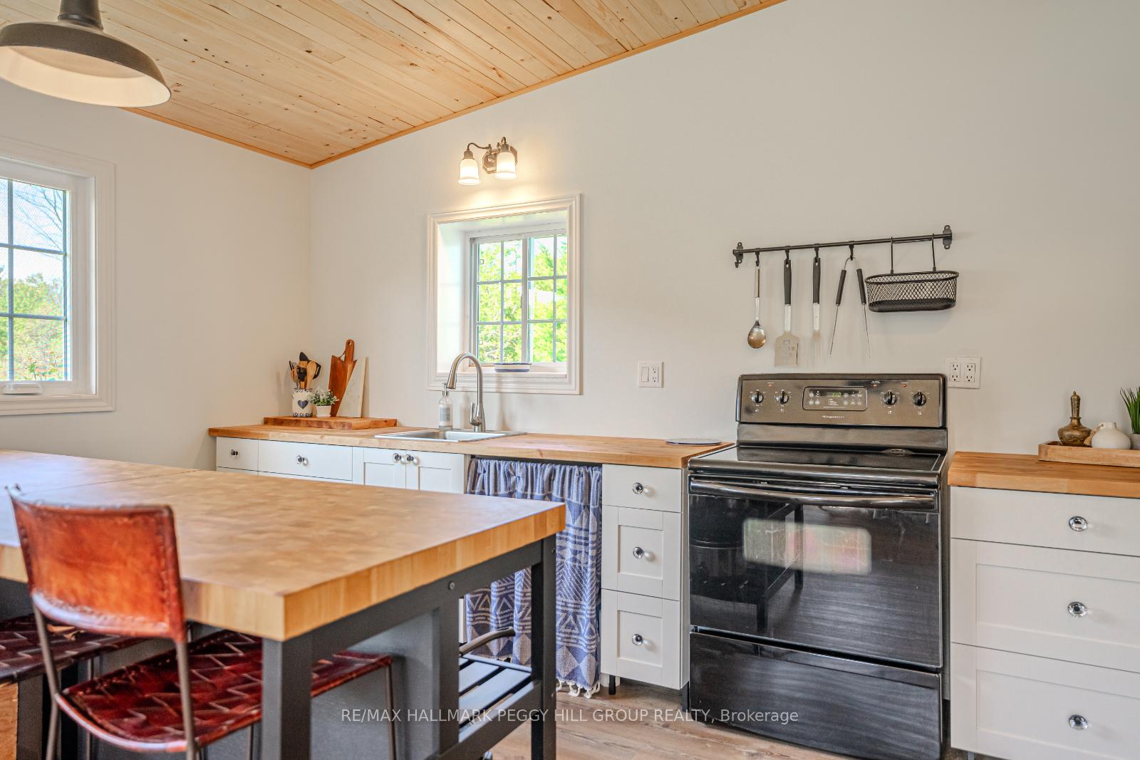Photo 10 of 2161 Coopers Falls Road, Severn, Washago — HOMEH