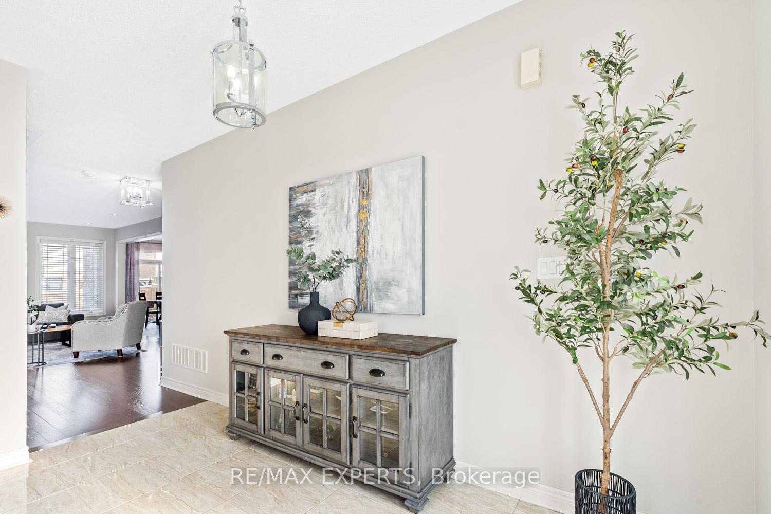 Photo 8 of 60 McCabe Lane, New Tecumseth, Tottenham — HOMEH