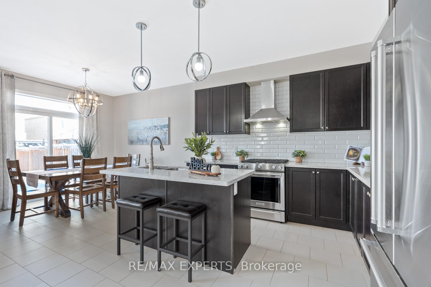 Photo 5 of 60 McCabe Lane, New Tecumseth, Tottenham — HOMEH