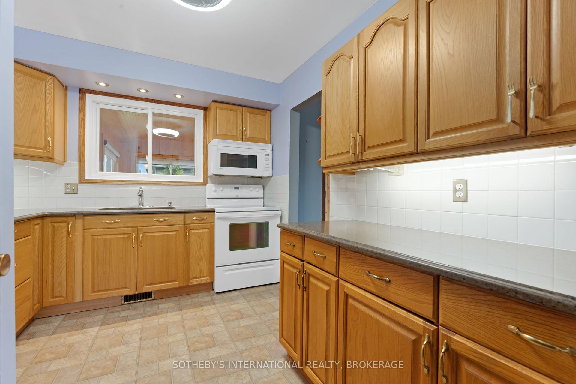 Photo 12 of 4 Huntley Crescent, St. Catharines, Carlton/Bunting — HOMEH