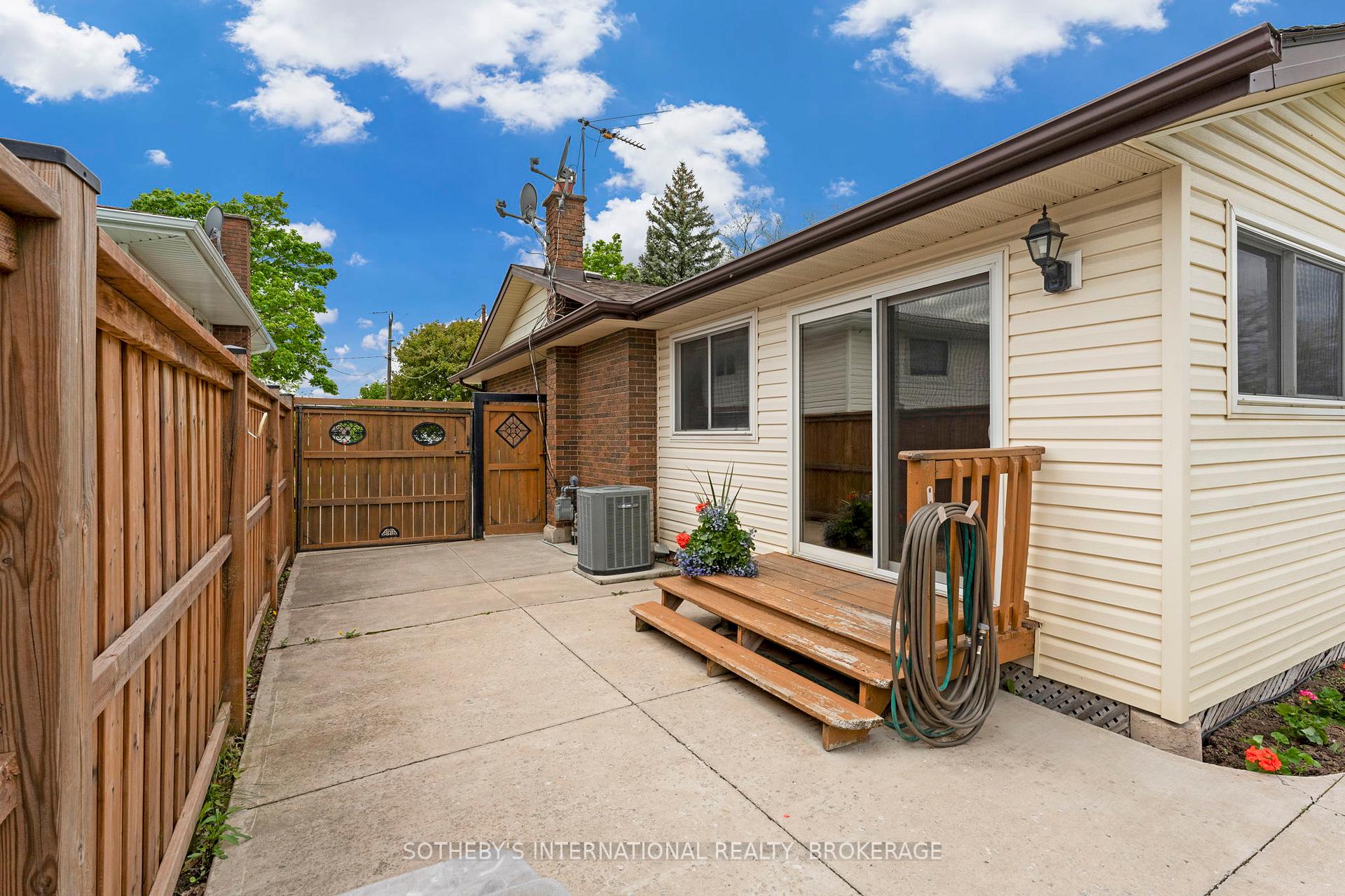 Photo 34 of 4 Huntley Crescent, St. Catharines, Carlton/Bunting — HOMEH