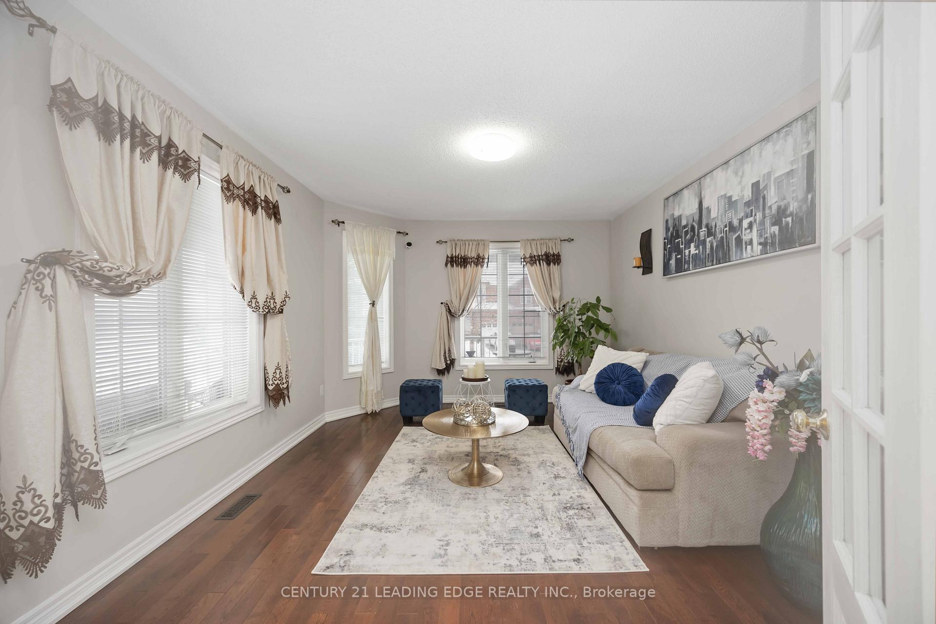 Photo 9 of 10 Shuttleworth Drive, Clarington, Courtice — HOMEH