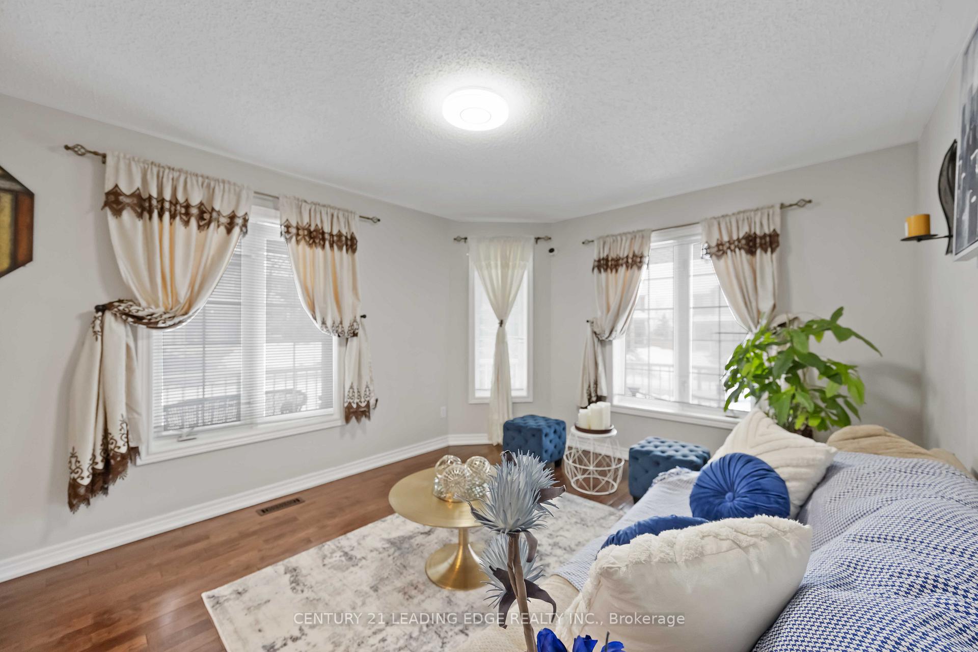 Photo 11 of 10 Shuttleworth Drive, Clarington, Courtice — HOMEH
