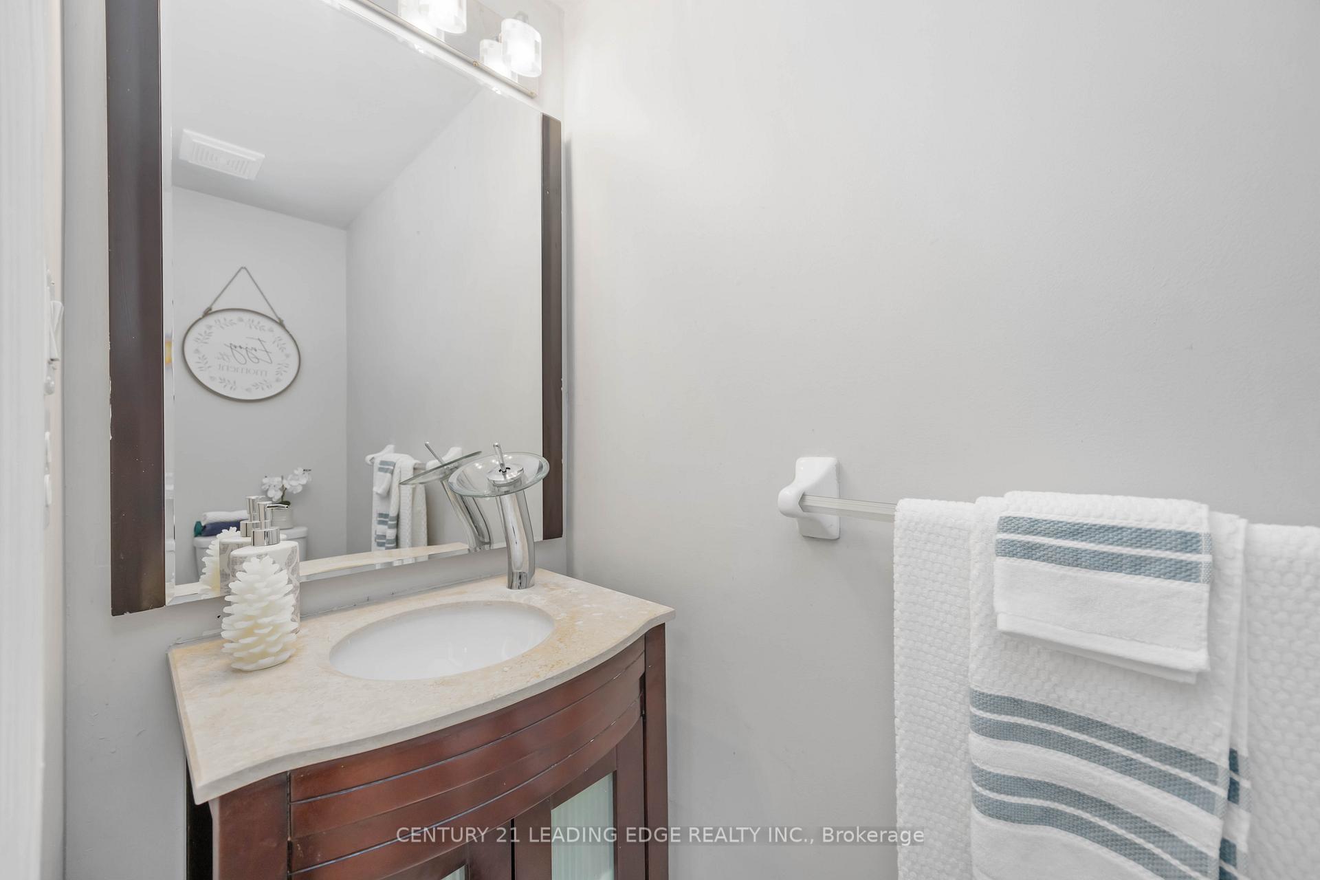 Photo 8 of 10 Shuttleworth Drive, Clarington, Courtice — HOMEH