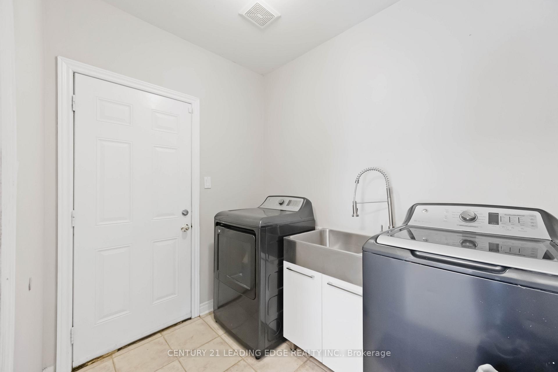 Photo 7 of 10 Shuttleworth Drive, Clarington, Courtice — HOMEH