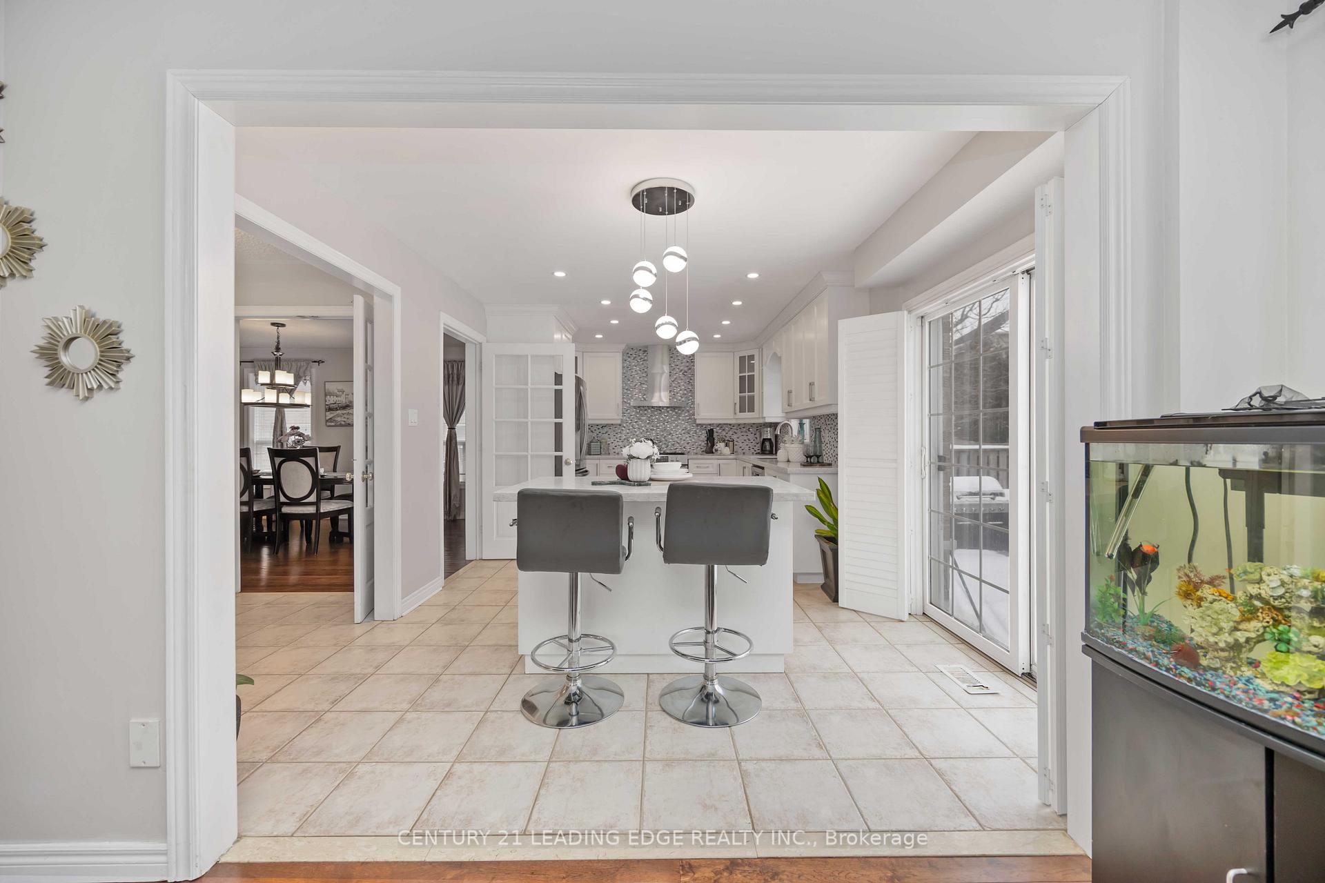 Photo 16 of 10 Shuttleworth Drive, Clarington, Courtice — HOMEH