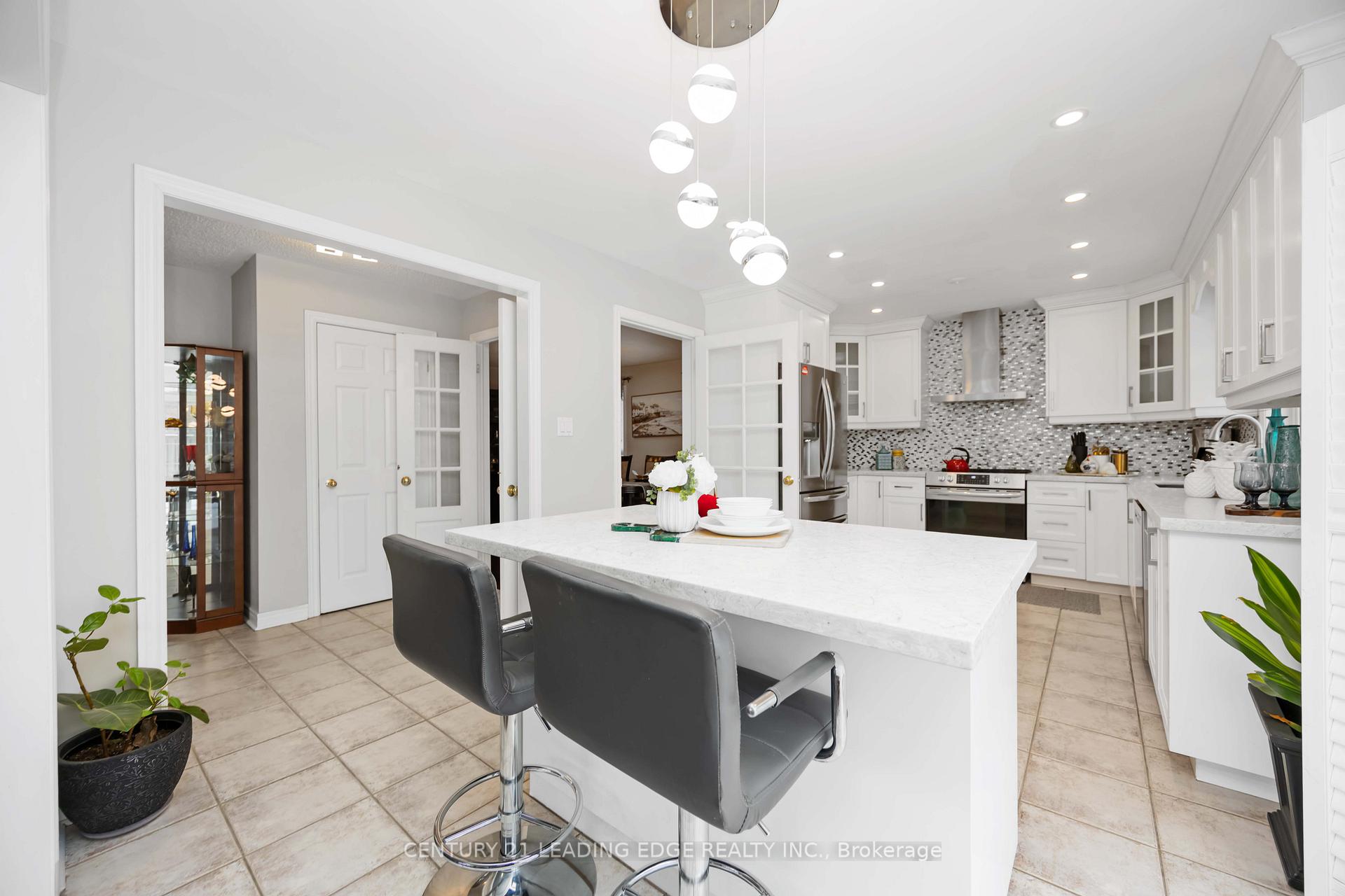 Photo 13 of 10 Shuttleworth Drive, Clarington, Courtice — HOMEH