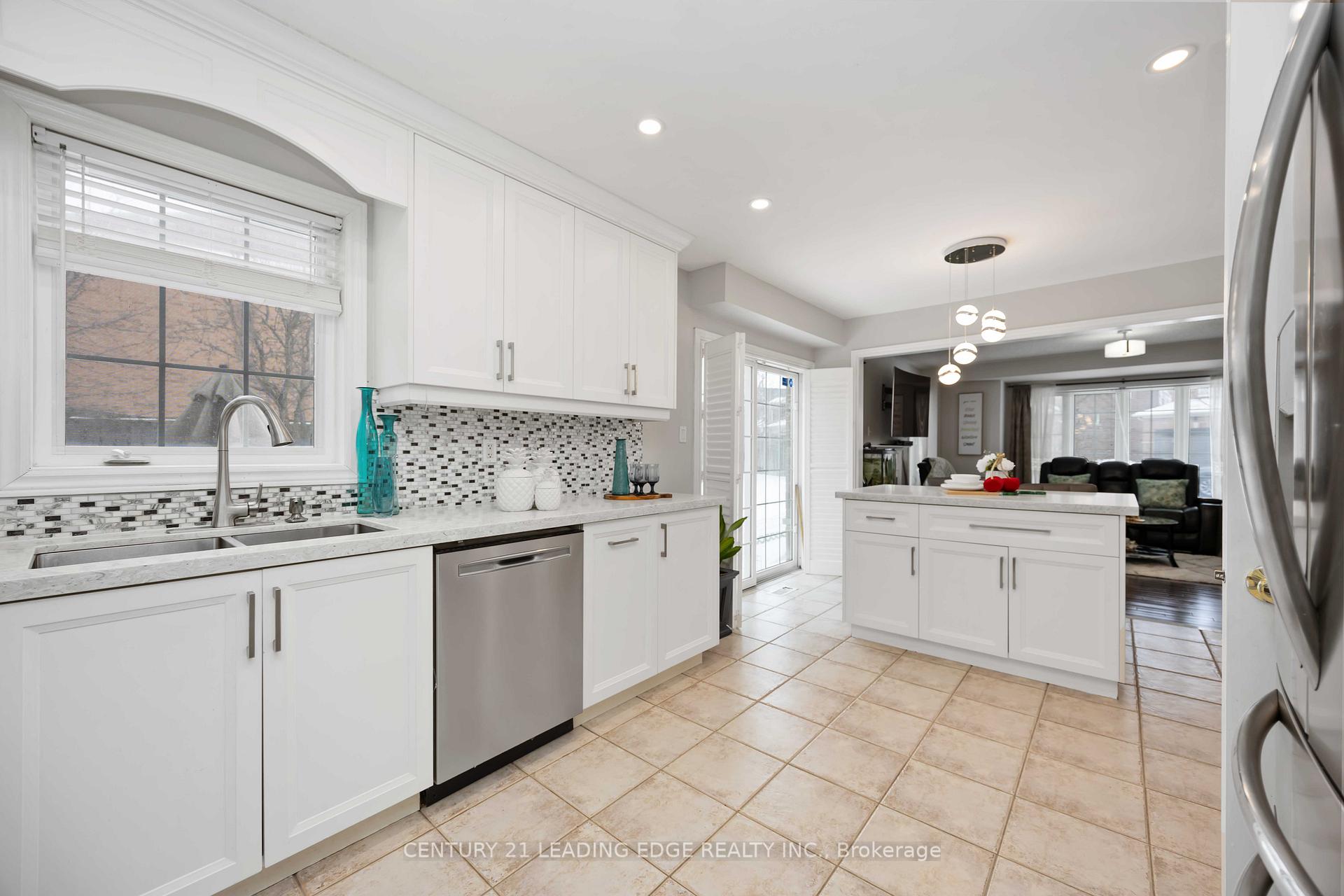 Photo 17 of 10 Shuttleworth Drive, Clarington, Courtice — HOMEH